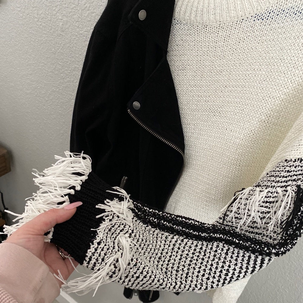 Sweater - Picture 4 of 4